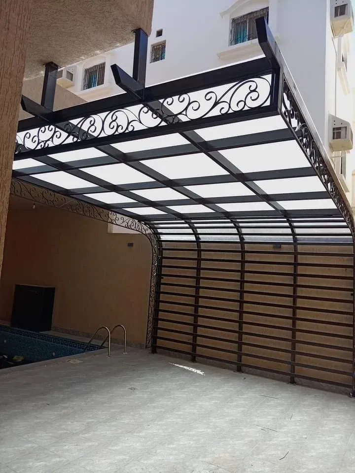 فحص مظلة مسبح الدمام